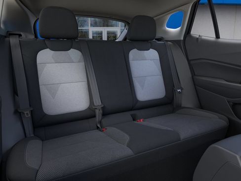 New 2026 Chevrolet Trax LS w/ LS Convenience Package FWD image 18