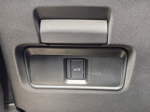 Used 2025 Land Rover Range Rover Evoque S AWD/4WD image 21