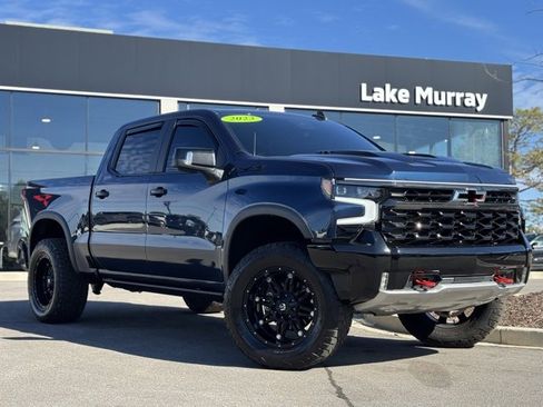 Used 2023 Chevrolet Silverado 1500 ZR2 w/ Technology Package image 1