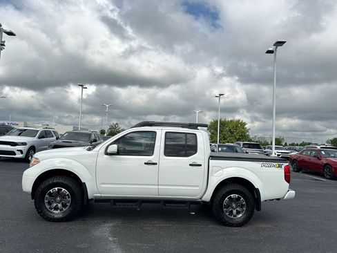 Used 2020 Nissan Frontier PRO-4X AWD/4WD image 6