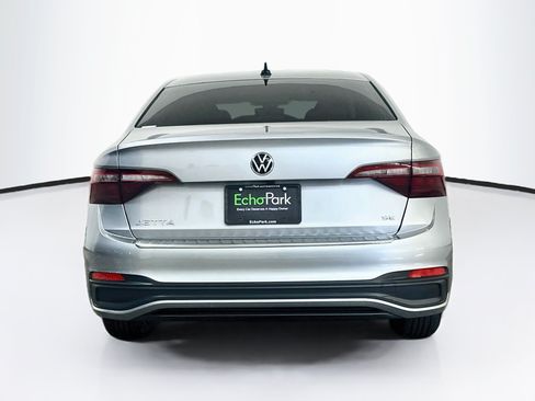 Used 2024 Volkswagen Jetta SE FWD image 7