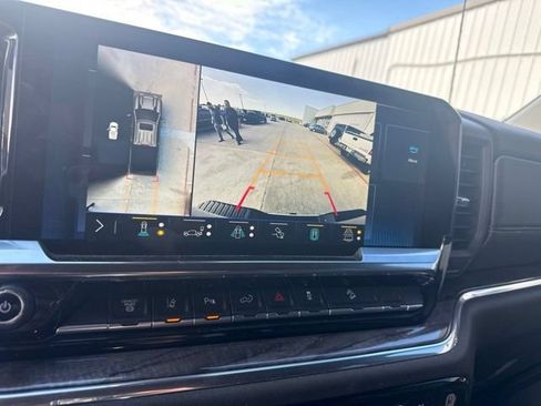 Used 2024 Chevrolet Silverado 2500 LTZ w/ LTZ Convenience Package AWD/4WD image 19