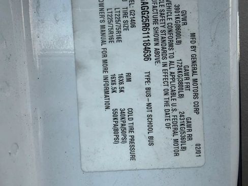 Used 2001 Chevrolet Express 2500 Passenger RWD image 29