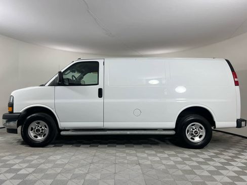 Used 2022 GMC Savana 2500 w/ Driver Convenience Package image 3