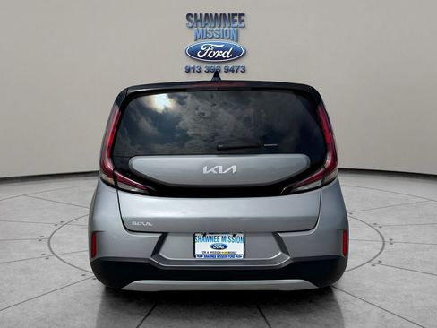 Used 2023 Kia Soul LX w/ LX Technology Package image 6
