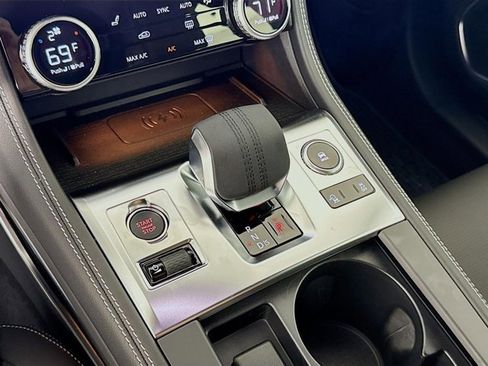 Used 2026 Jaguar F-PACE R-Dynamic S image 19