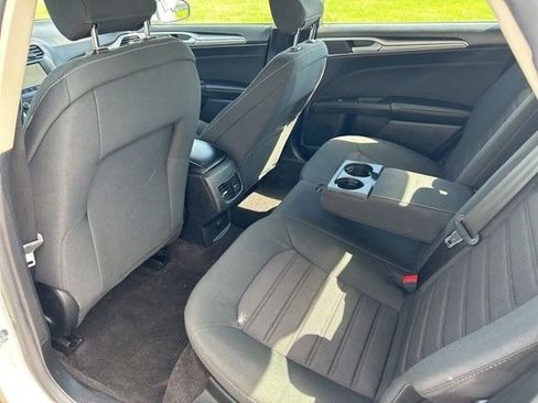 Used 2020 Ford Fusion SE image 34