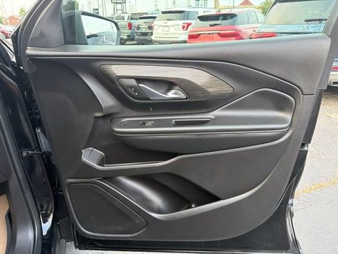 Certified 2024 GMC Terrain SLT w/ Elevation Edition FWD image 19