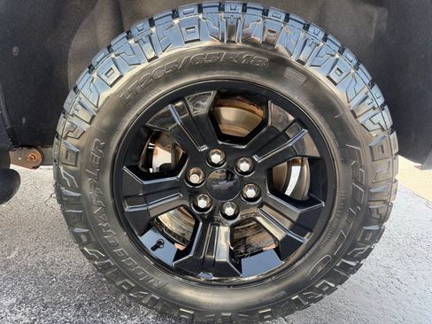 Used 2019 Chevrolet Tahoe LS AWD/4WD image 17