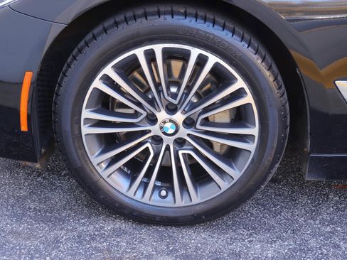 Used 2018 BMW 530i w/ Premium Package image 36