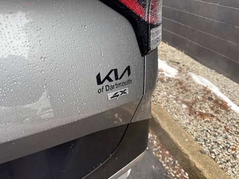 Used 2024 Kia Sportage EX image 10