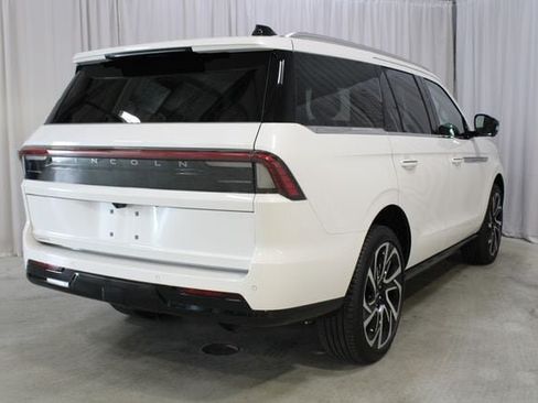New 2026 Lincoln Navigator Reserve AWD/4WD image 70