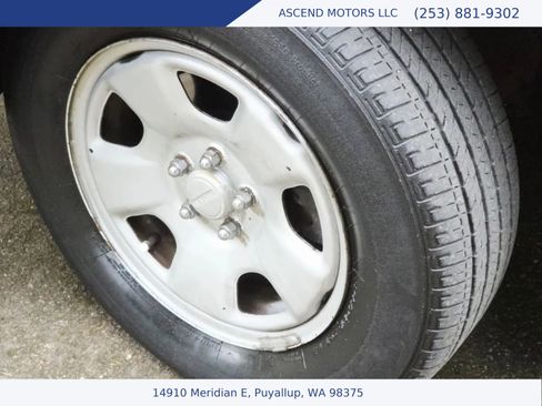 Used 2001 Subaru Forester L AWD/4WD image 15