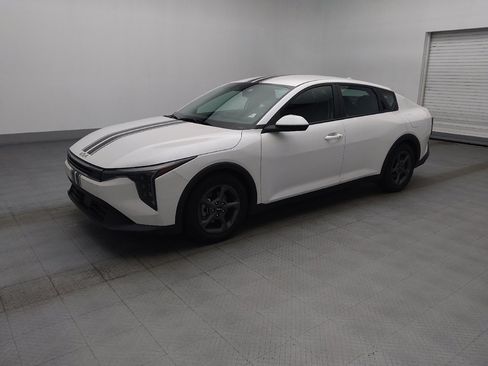 Used 2025 Kia K4 FWD image 2