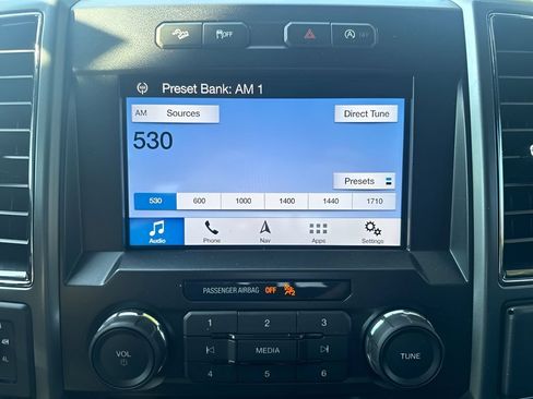 Used 2018 Ford F150 XLT w/ Equipment Group 302A Luxury AWD/4WD image 19