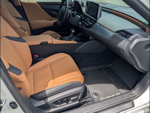 Used 2025 Lexus ES 350 Ultra Luxury FWD image 17