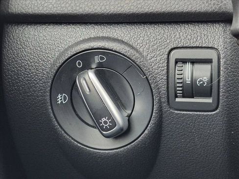 Used 2014 Volkswagen Tiguan SE FWD image 11