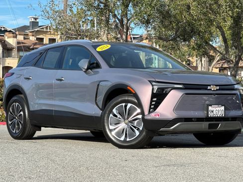 Used 2024 Chevrolet Blazer EV LT image 2