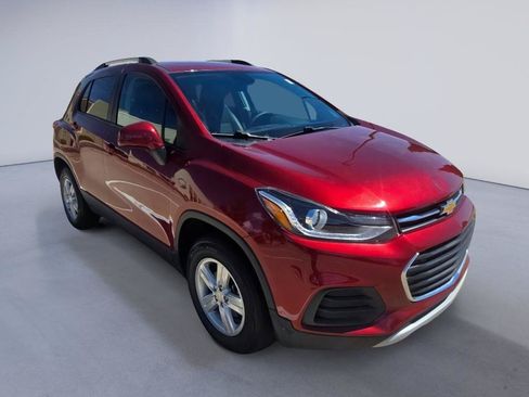 Used 2022 Chevrolet Trax LT w/ LT Convenience Package AWD/4WD image 8