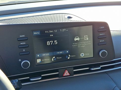 Certified 2025 Hyundai Elantra Sport image 17