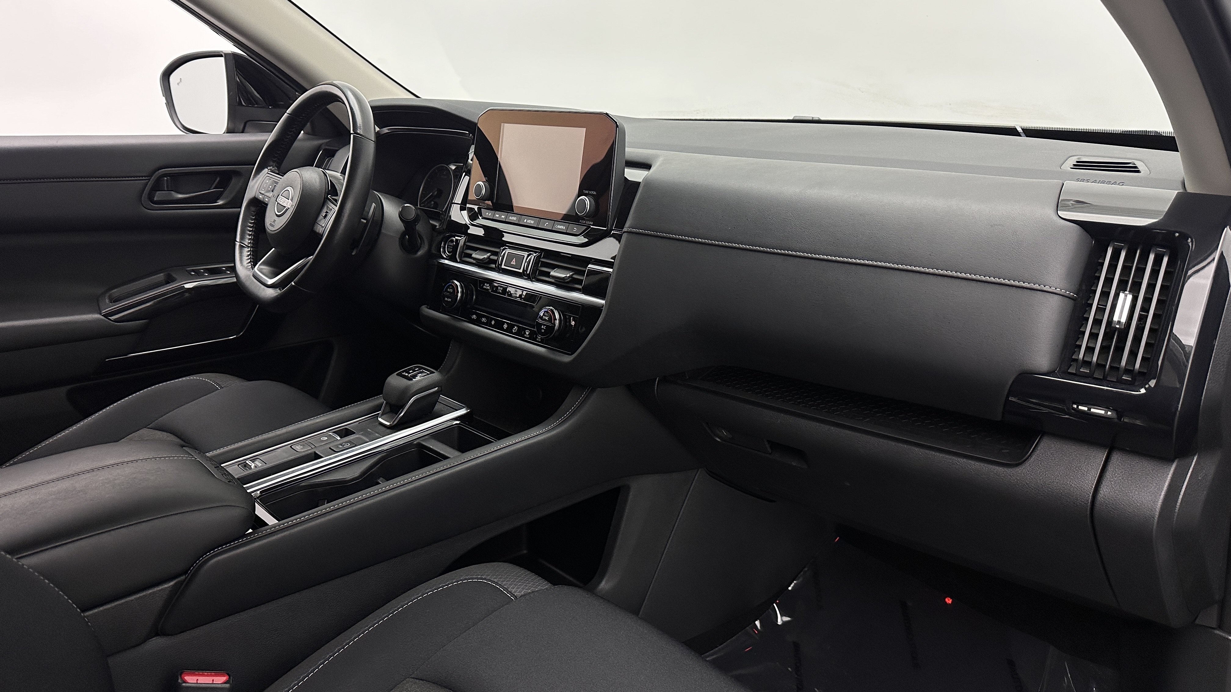 Used 2023 Nissan Pathfinder SV FWD image 35