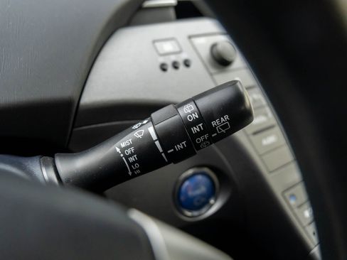 Used 2015 Toyota Prius Two image 30