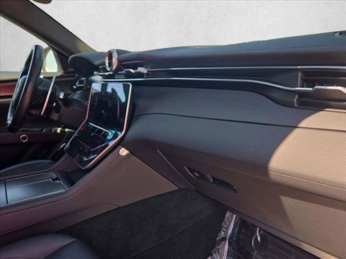 Used 2024 Maserati Grecale GT image 21