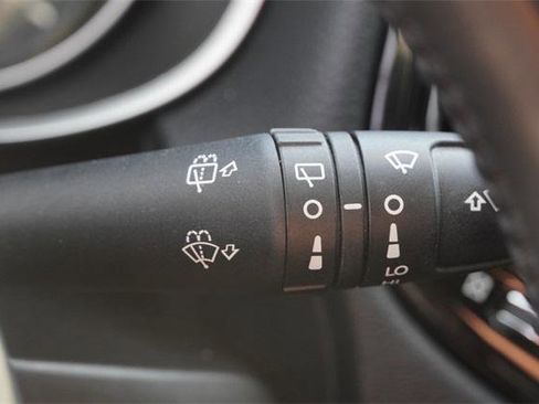 Certified 2020 Jeep Compass Latitude image 29