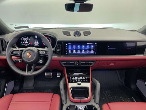 New 2026 Porsche Cayenne GTS image 28
