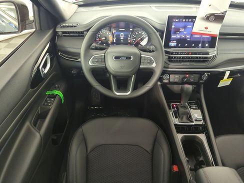 New 2026 Jeep Compass Latitude image 14