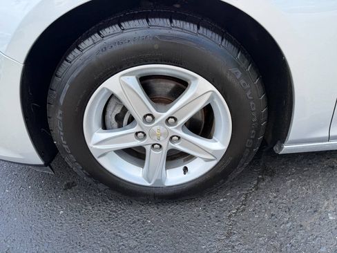 Used 2019 Chevrolet Malibu LS FWD image 15