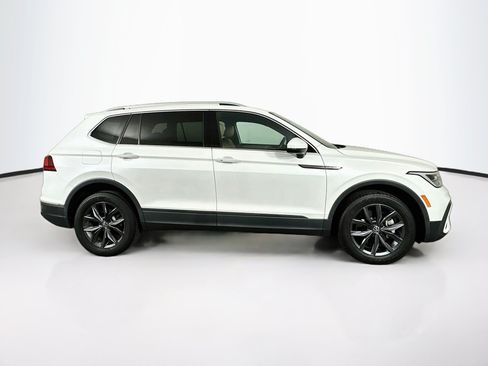 Used 2023 Volkswagen Tiguan SE FWD image 10