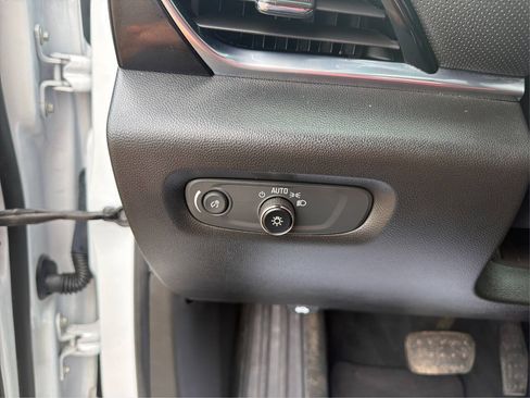 Used 2023 Chevrolet Traverse RS w/ LPO, Floor Liner Package AWD/4WD image 16