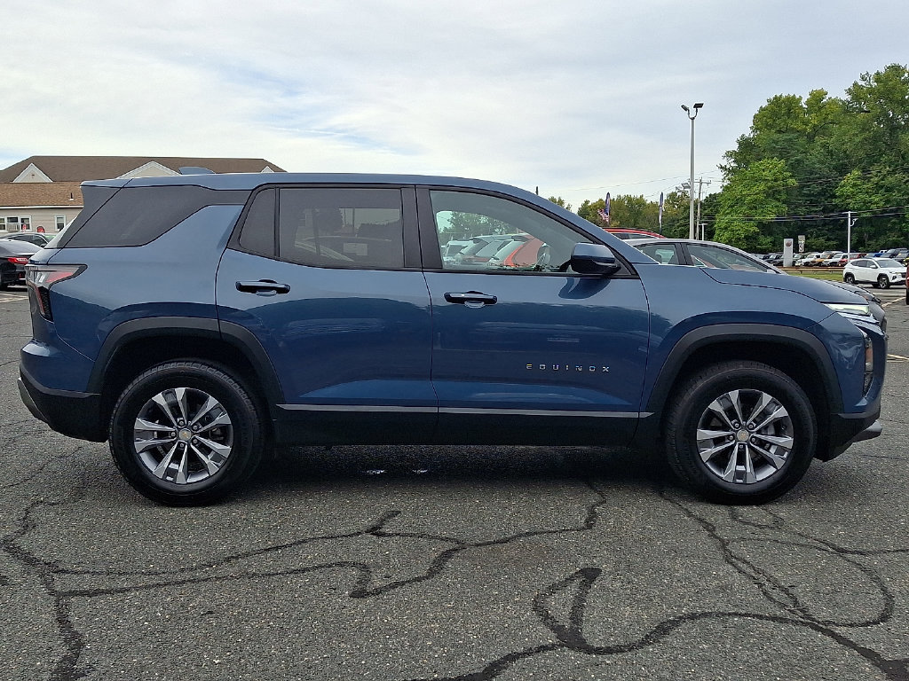Used 2026 Chevrolet Equinox LT AWD/4WD image 7
