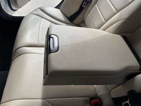 Used 2019 Mercedes-Benz C 300 Sedan image 39