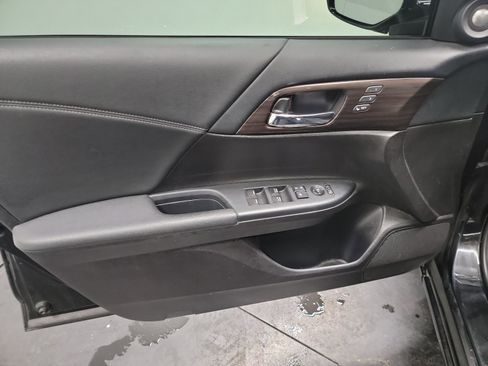 Used 2016 Honda Accord EX-L image 13