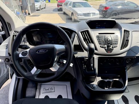 Used 2018 Ford Transit 350 XLT RWD image 9