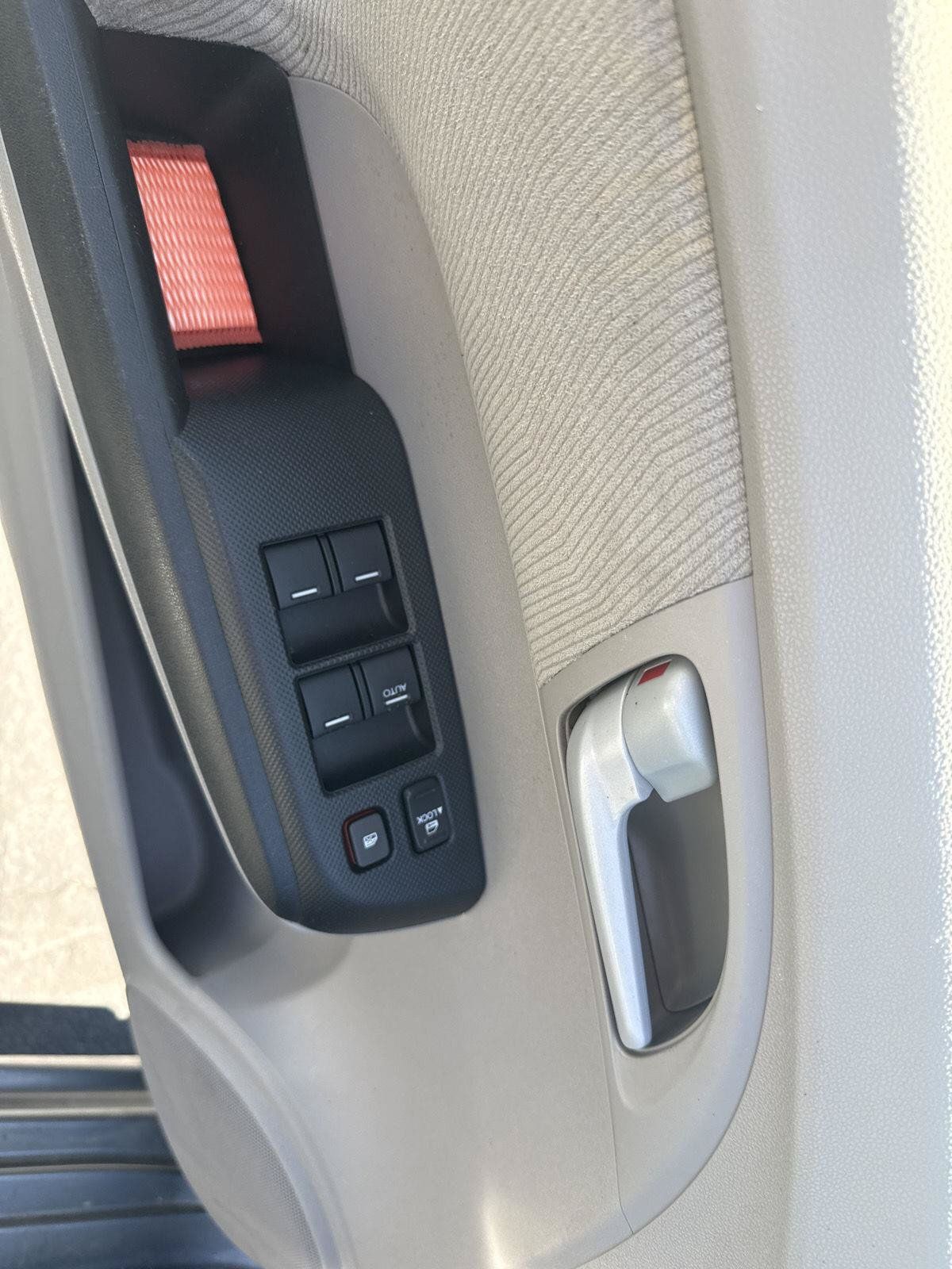 Used 2014 Honda Insight EX image 11