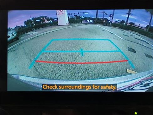 Used 2023 Toyota Highlander XLE FWD image 13
