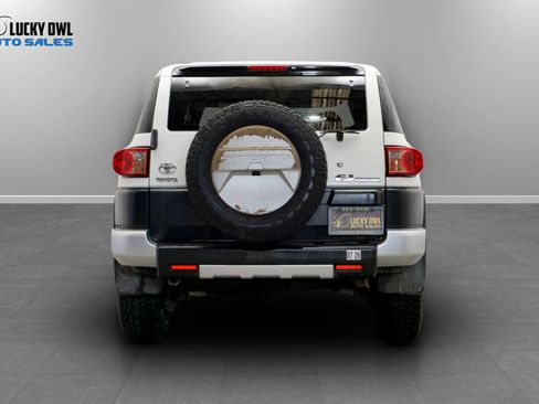 Used 2010 Toyota FJ Cruiser 2WD image 6