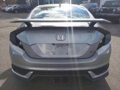 Used 2018 Honda Civic Si image 5
