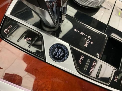 Certified 2023 BMW ALPINA XB7 image 24