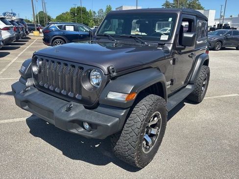 Used 2020 Jeep Wrangler Sport AWD/4WD image 2