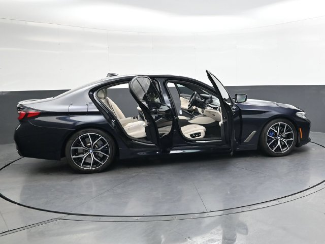 Used 2023 BMW M550i xDrive w/ Dynamic Handling Package AWD/4WD image 33
