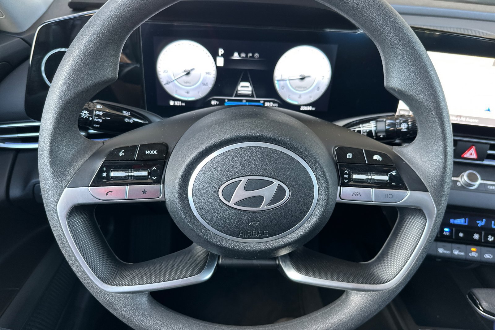 Used 2024 Hyundai Elantra SEL FWD image 24