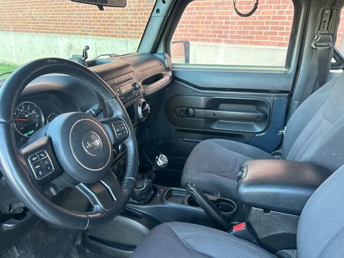 Used 2017 Jeep Wrangler Sport w/ Connectivity Group image 7