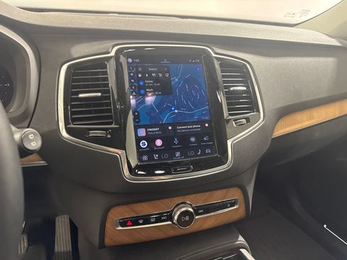 Used 2025 Volvo XC90 T8 Plus w/ Protection Package AWD/4WD image 13