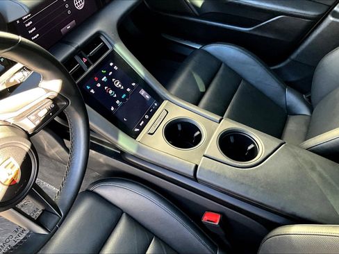 Used 2021 Porsche Taycan 4S image 17