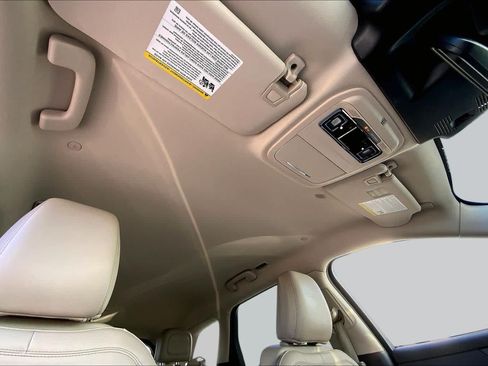 Used 2023 Lincoln Corsair Reserve FWD image 14