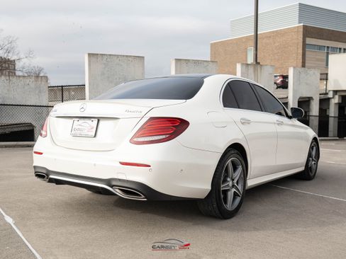 Used 2017 Mercedes-Benz E 300 4MATIC image 7